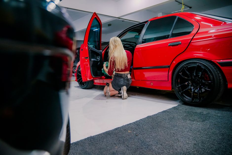 Professional cleaning of a car interior
